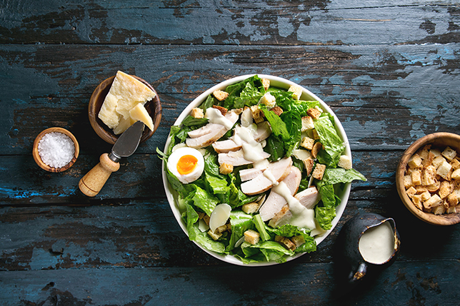 Ceaser Salad (Quelle: Shutterstock/Natasha Breen)